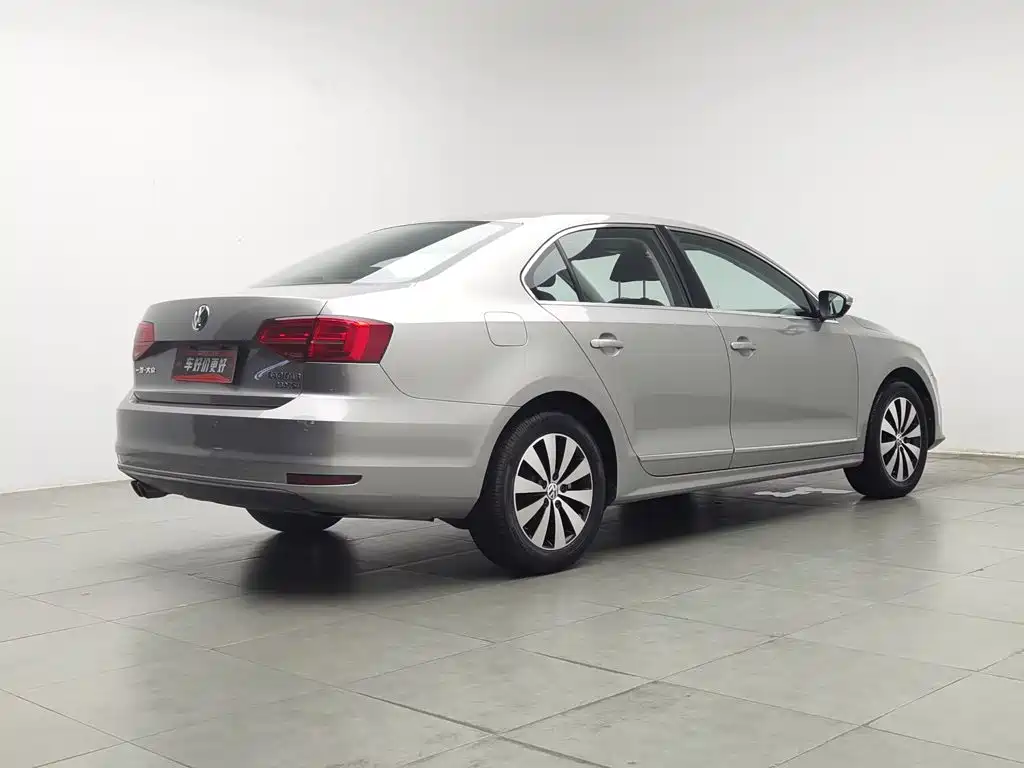 Volkswagen Sagitar 2017