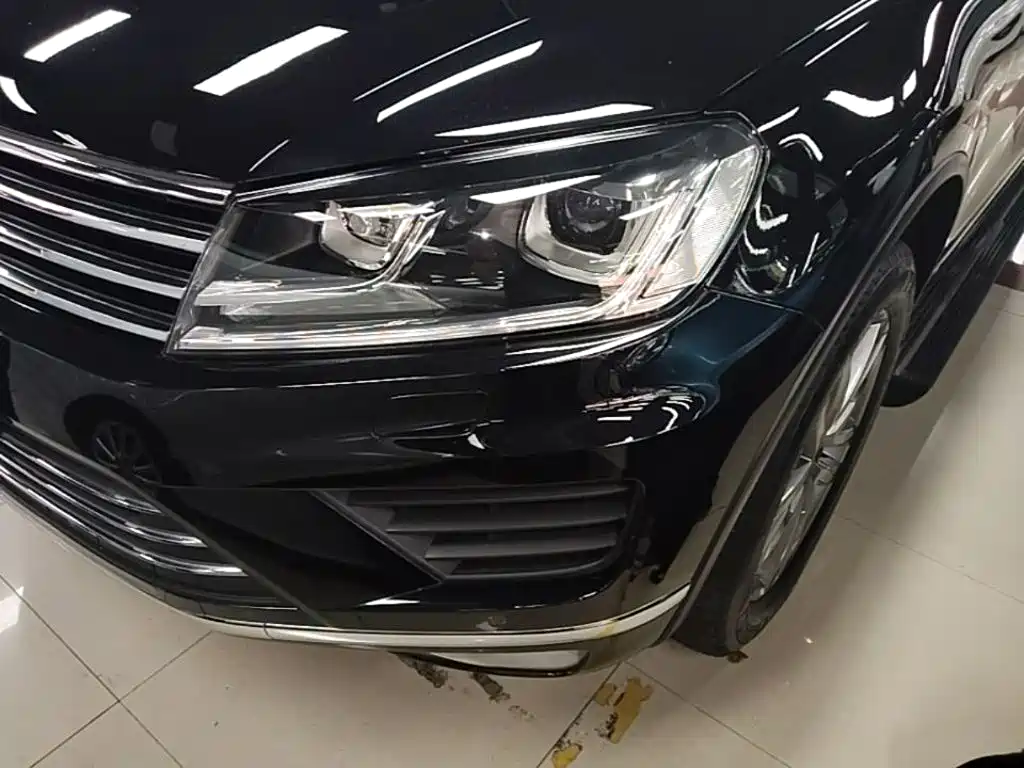 Volkswagen Touareg 2018 — фото 24