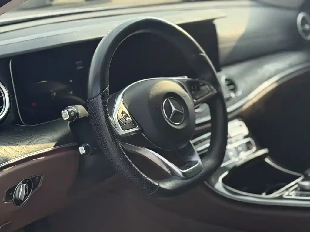 Mercedes-Benz E-Class 2017 — фото 6