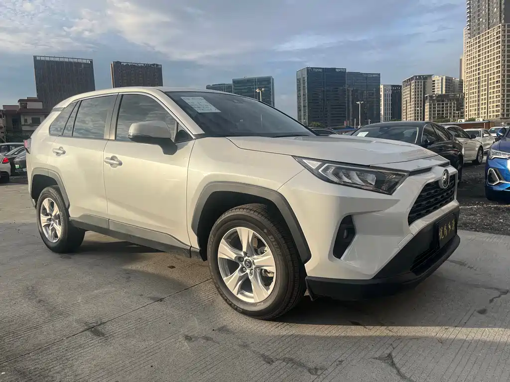 Toyota RAV4 2025