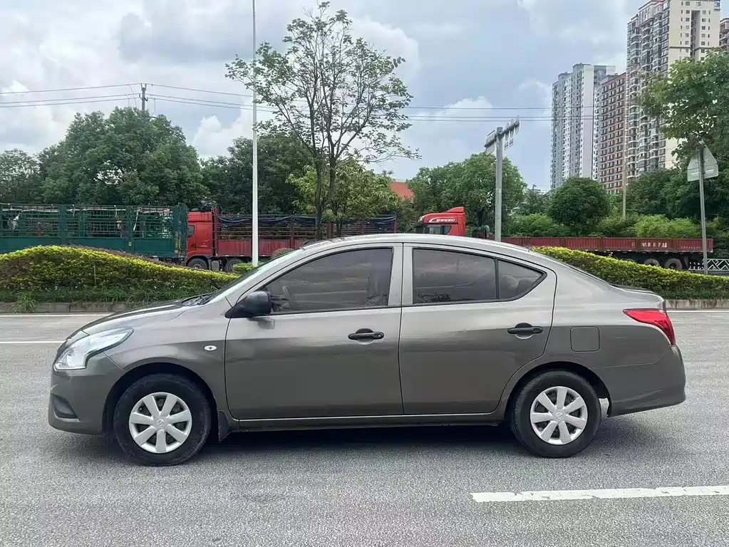Nissan Sunny 2017 — фото 4