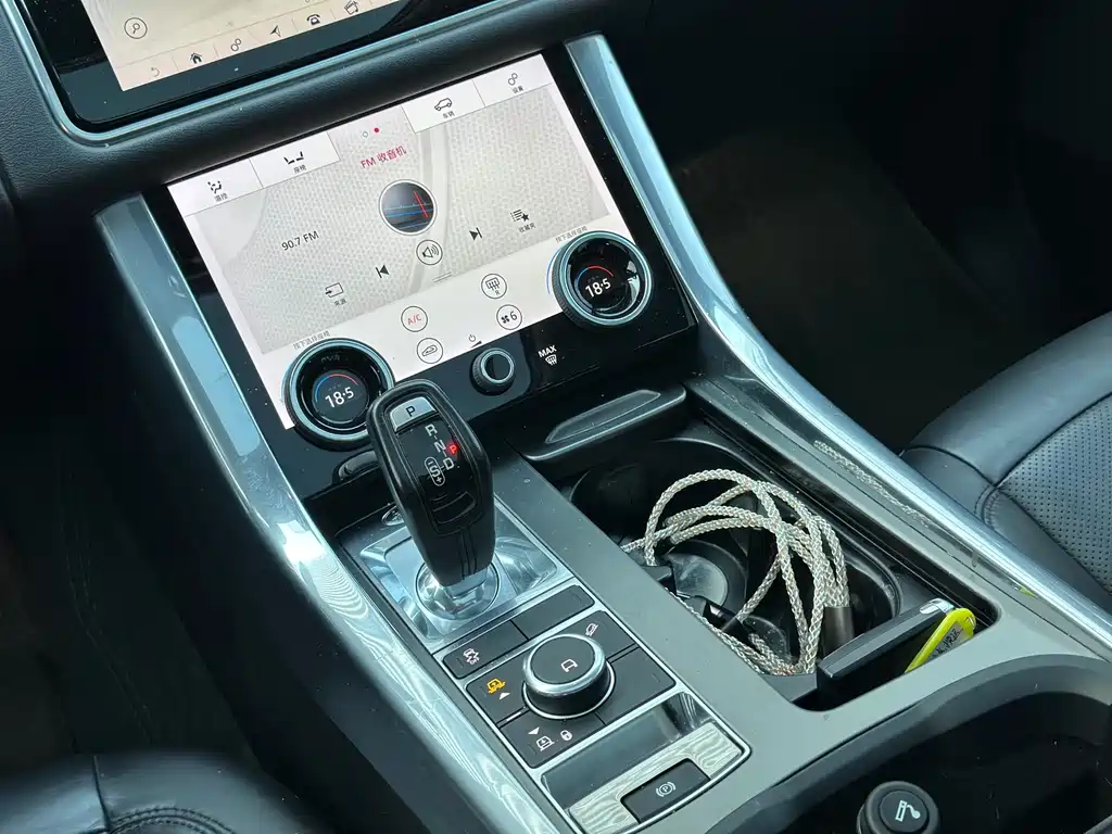 Land Rover Sport 2019 — фото 11