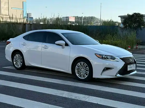 Lexus ES 2018