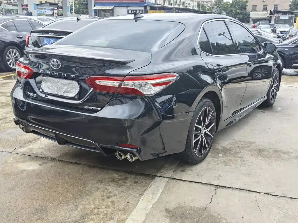 Toyota Camry 2022 — фото 5