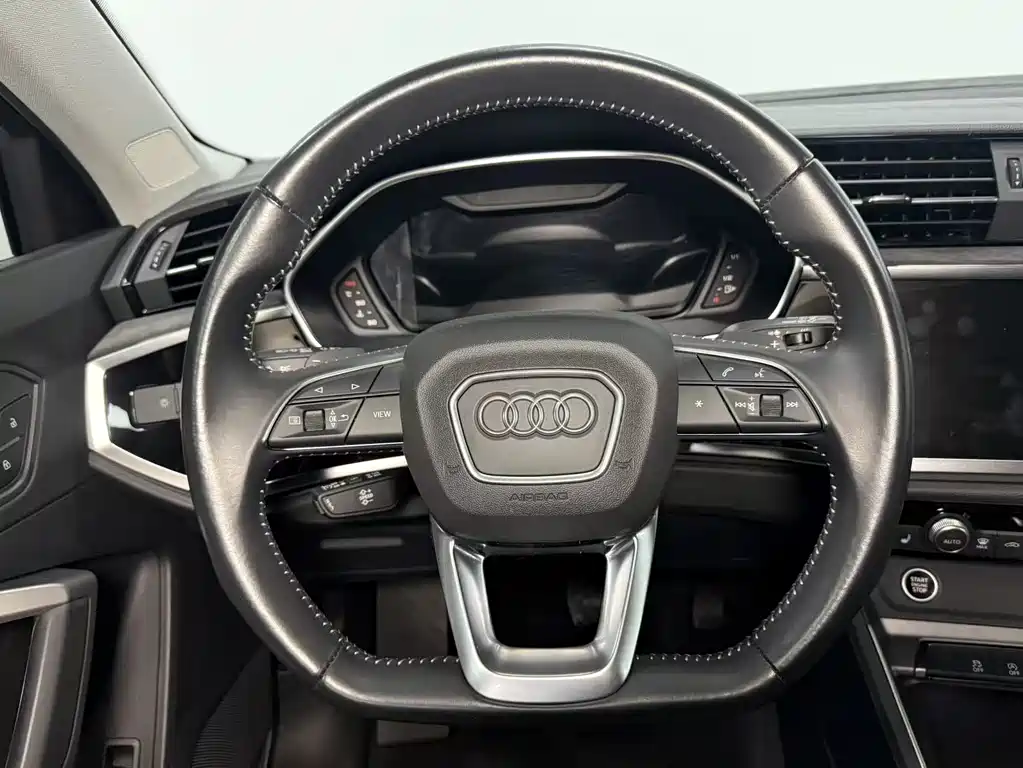 Audi Q3 2022 — фото 10