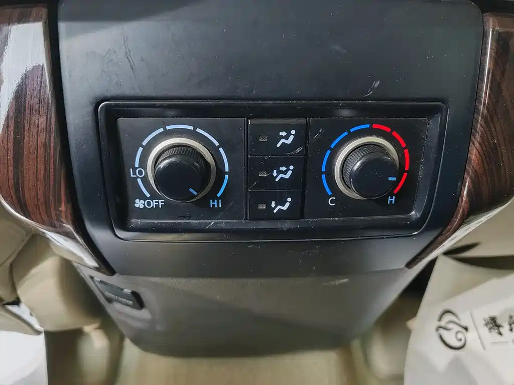 Toyota Prado 2020 — фото 16
