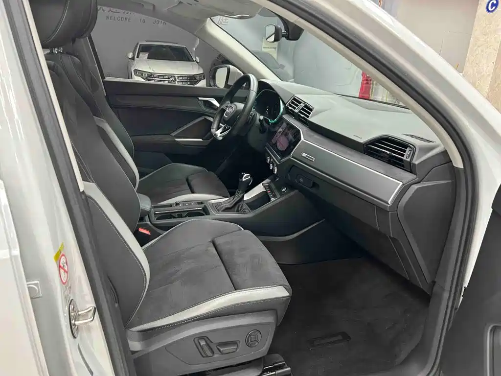 Audi Q3 2022 — фото 13