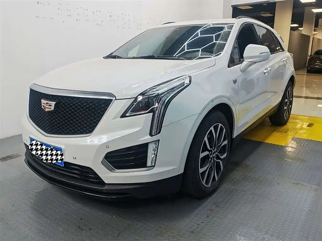 Cadillac XT5 2021 — фото 1