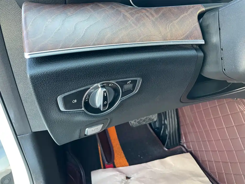 Mercedes-Benz E-Class 2017 — фото 22