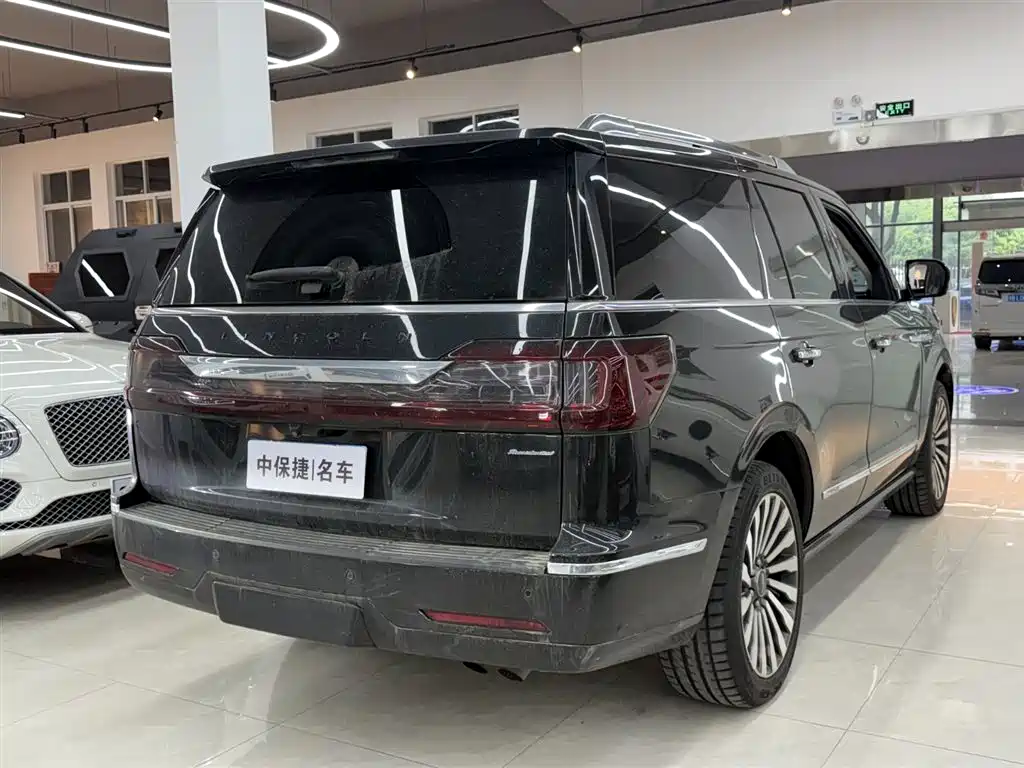 Lincoln Navigator 2018 — фото 10
