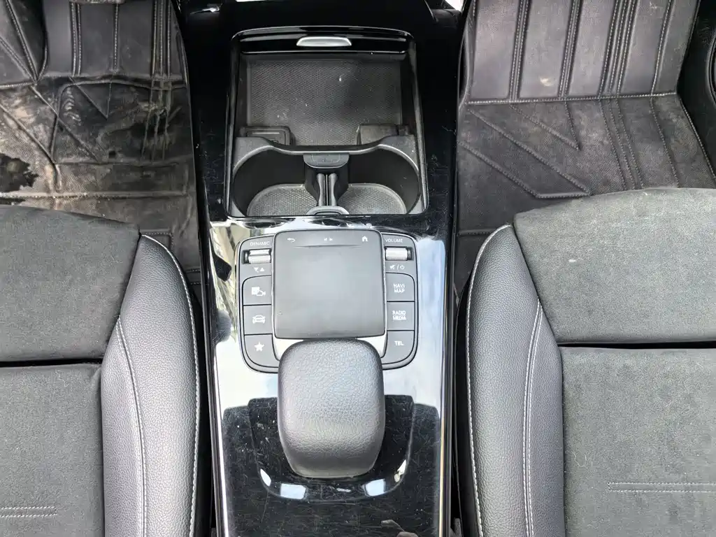 Mercedes-Benz A-Class 2021 — фото 16
