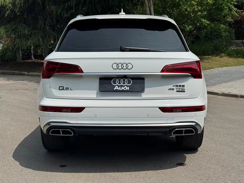 Audi Q5L 2022 — фото 11