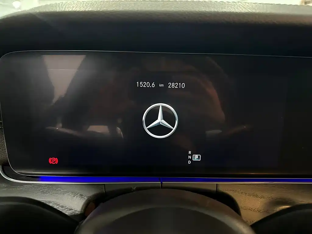 Mercedes-Benz E-Class 2023 — фото 11