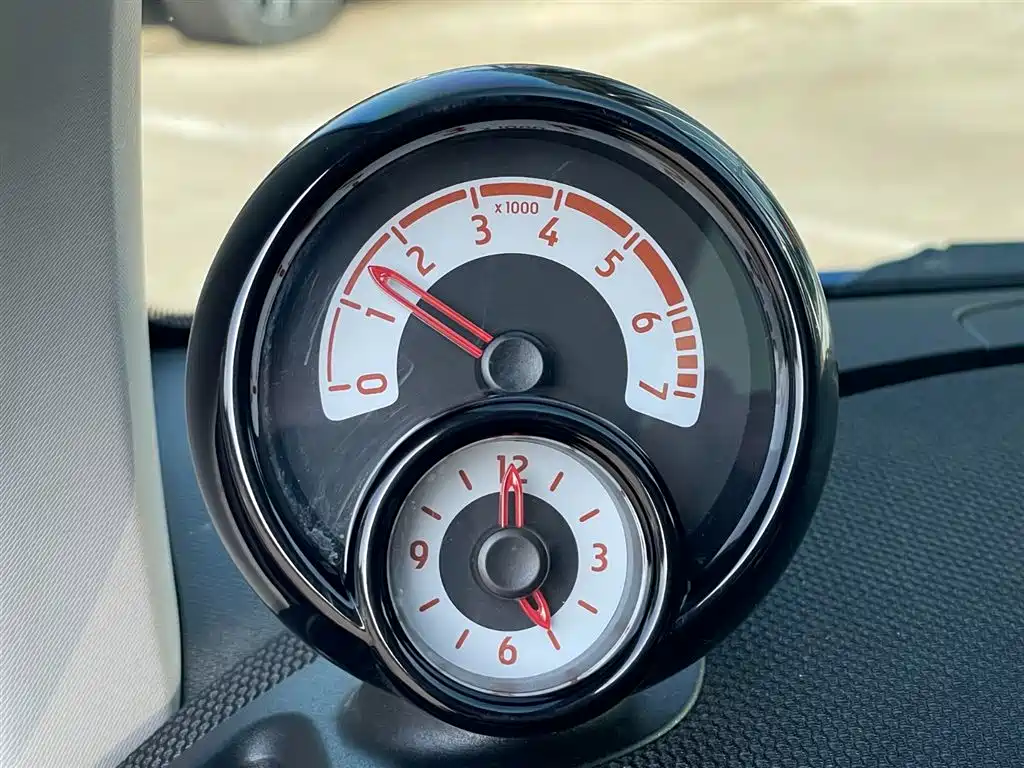 smart Fortwo 2018 — фото 11