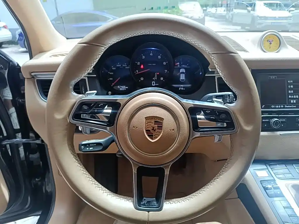 Porsche Macan 2016 — фото 11