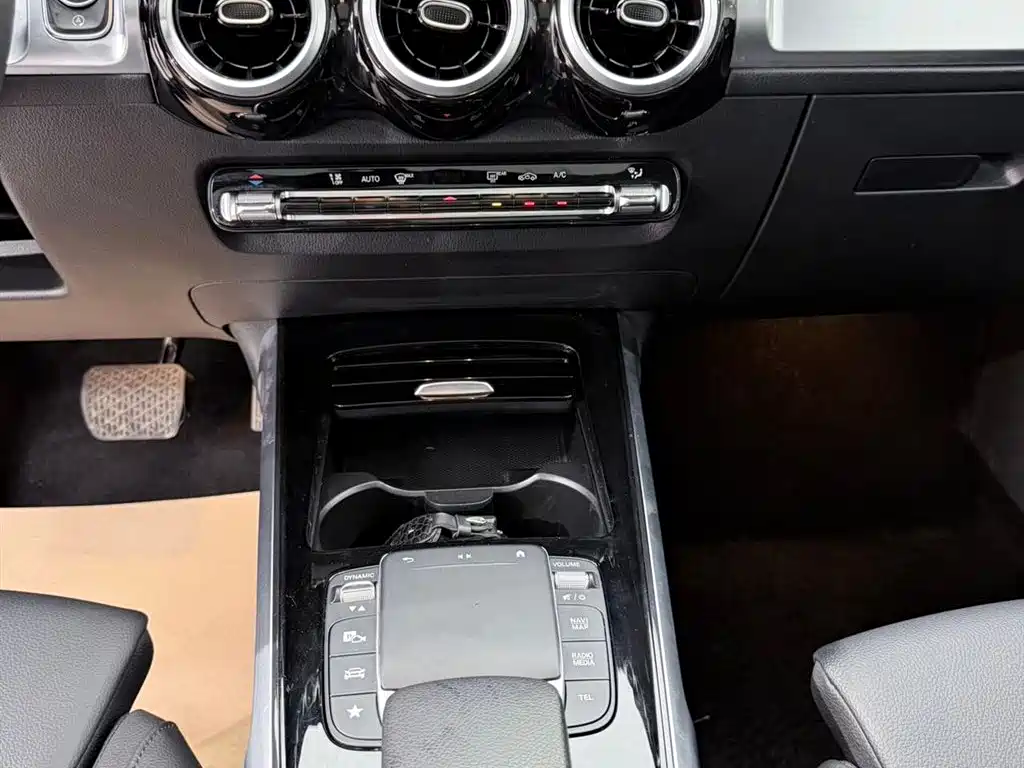 Mercedes-Benz GLB 2022 — фото 13