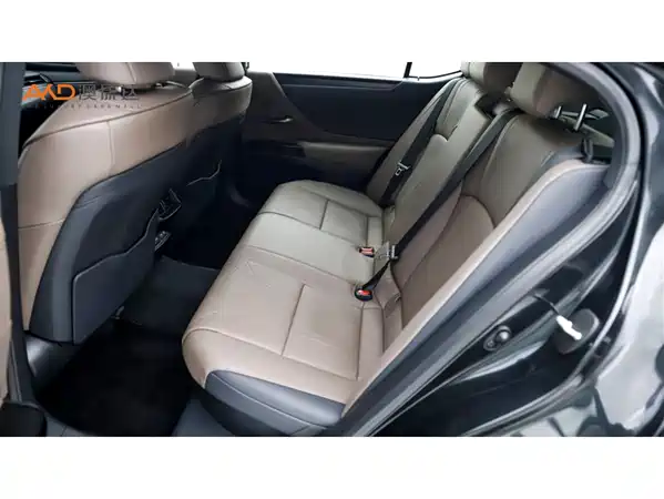 Lexus ES 2022