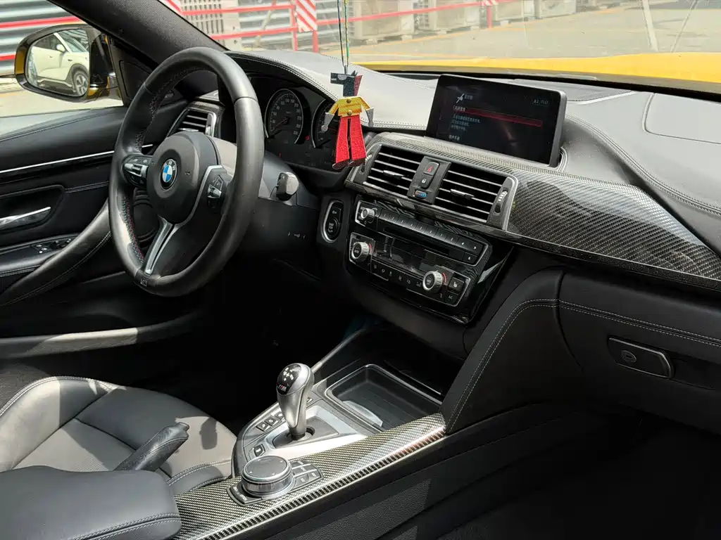 BMW M4 2018 — фото 12