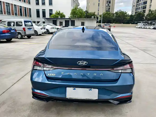 Hyundai Elantra 2021