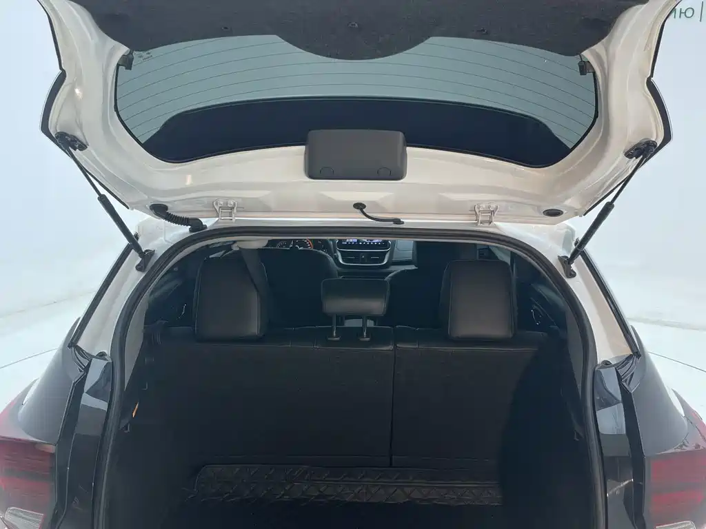 Toyota Yaris L 2023 — фото 29