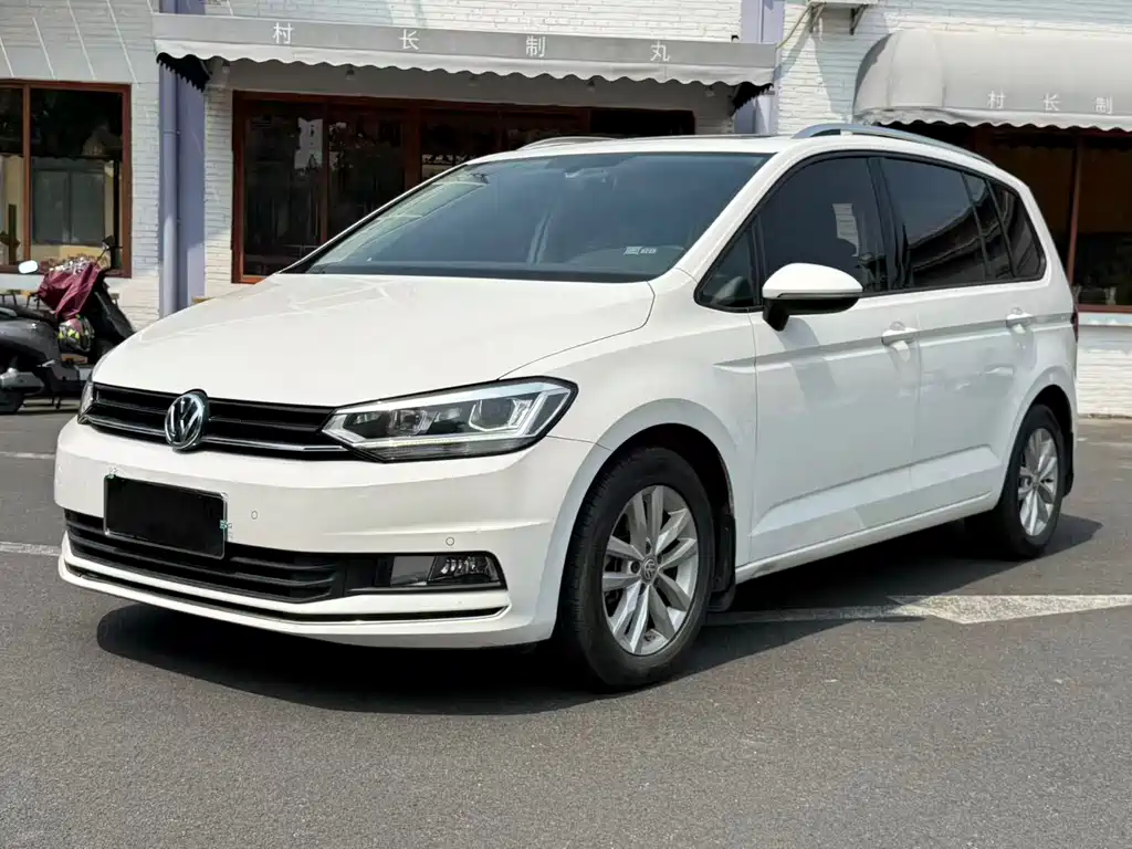 Volkswagen Touran 2019 — фото 1
