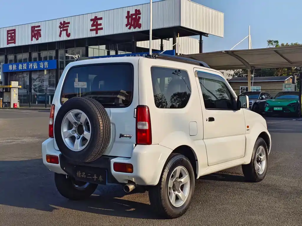 Suzuki Jimny 2012 — фото 9
