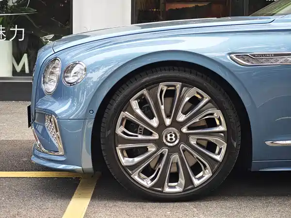 Bentley Flying Spur Plug-In Hybrid 2025