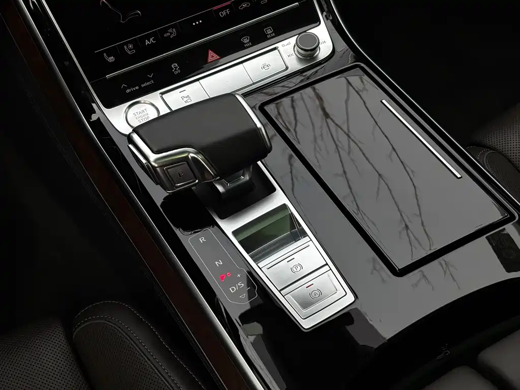 Audi A8 2020 — фото 12