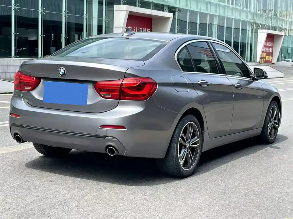 BMW 1 Series 2018 — фото 9