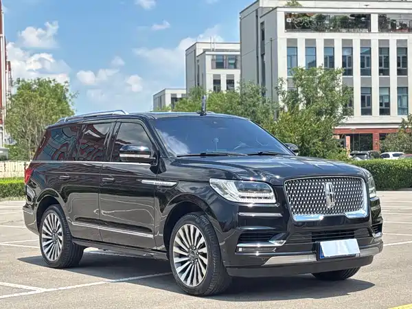 Lincoln Navigator 2021