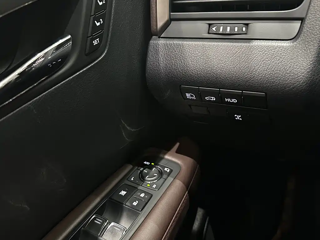 Lexus RX 2022 — фото 15