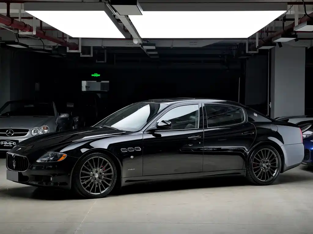 Maserati Quattroporte 2010 — фото 1