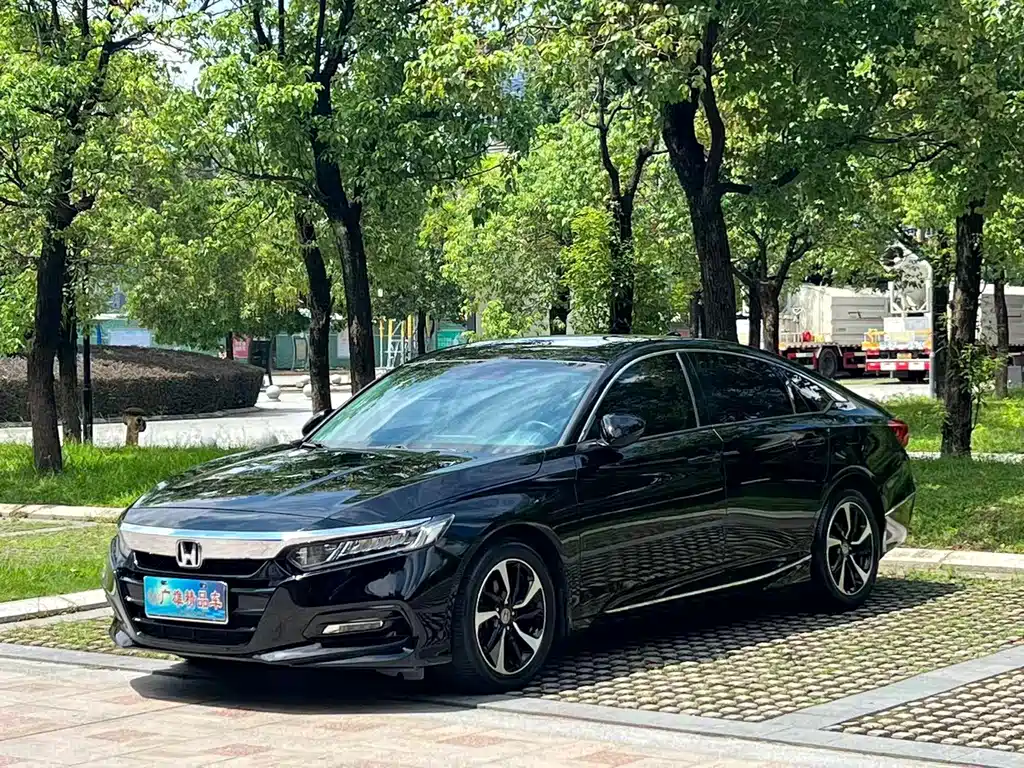 Honda Accord 2019 — фото 1