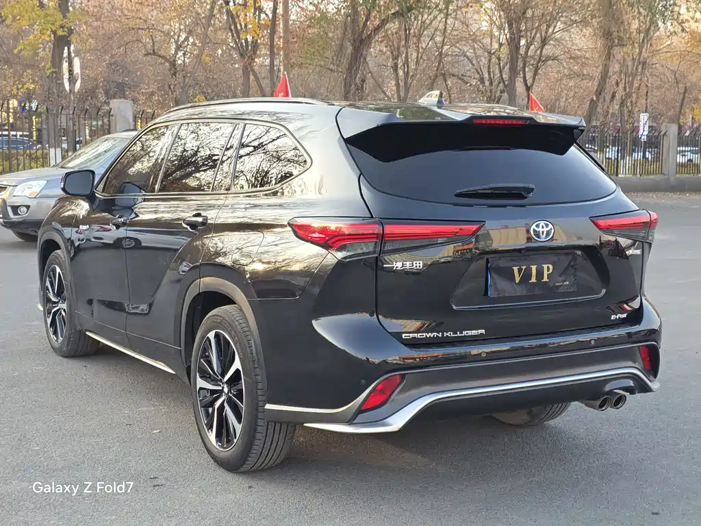 Toyota Crown Kluger 2023 — фото 10