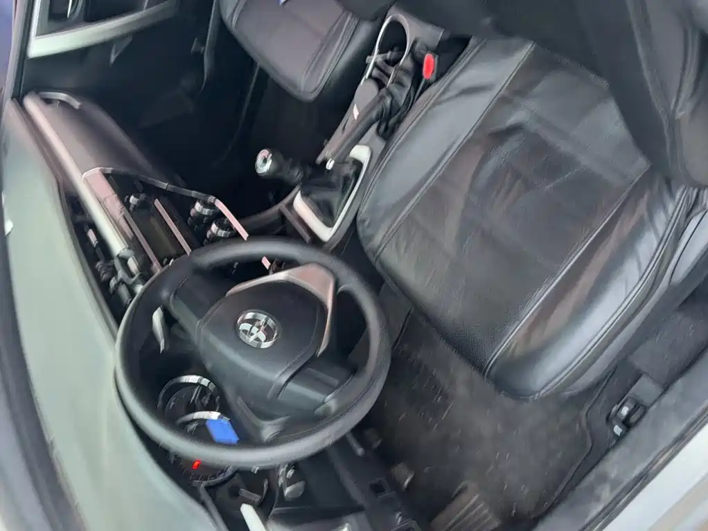 Toyota Corolla 2015 — фото 14