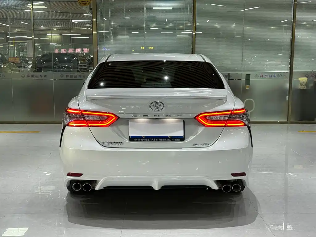 Toyota Camry 2021 — фото 7
