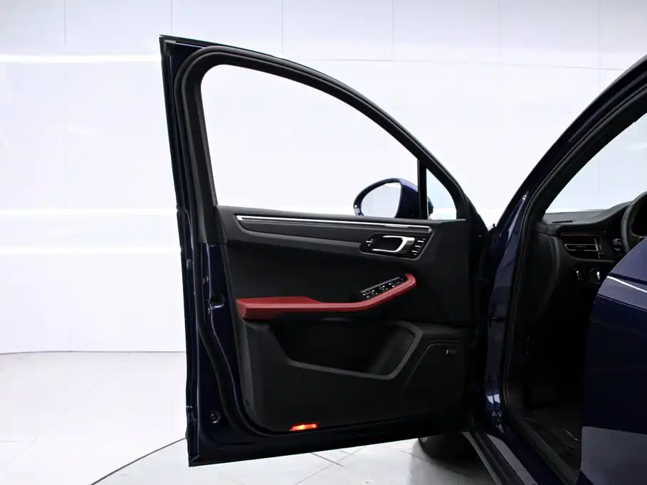 Porsche Macan 2023 — фото 11