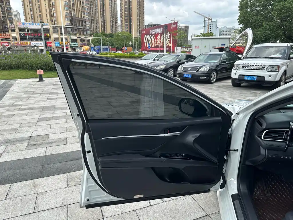Toyota Camry 2022 — фото 18