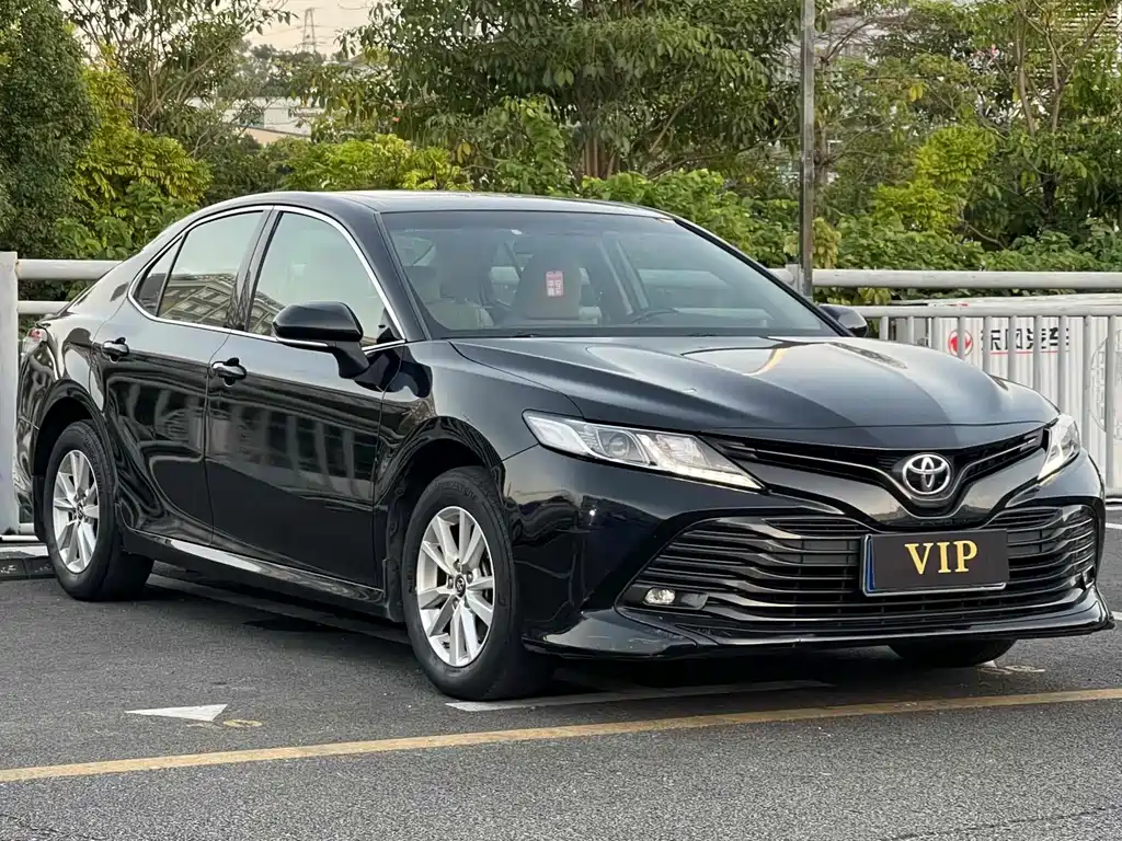 Toyota Camry 2022 — фото 3