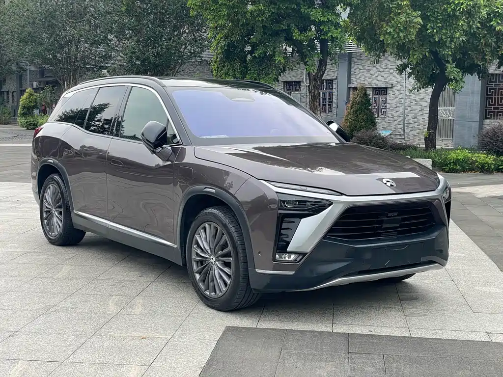 NIO ES8 2021