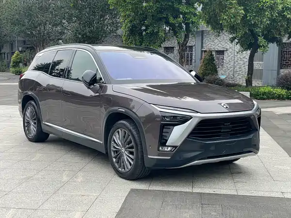 NIO ES8 2021