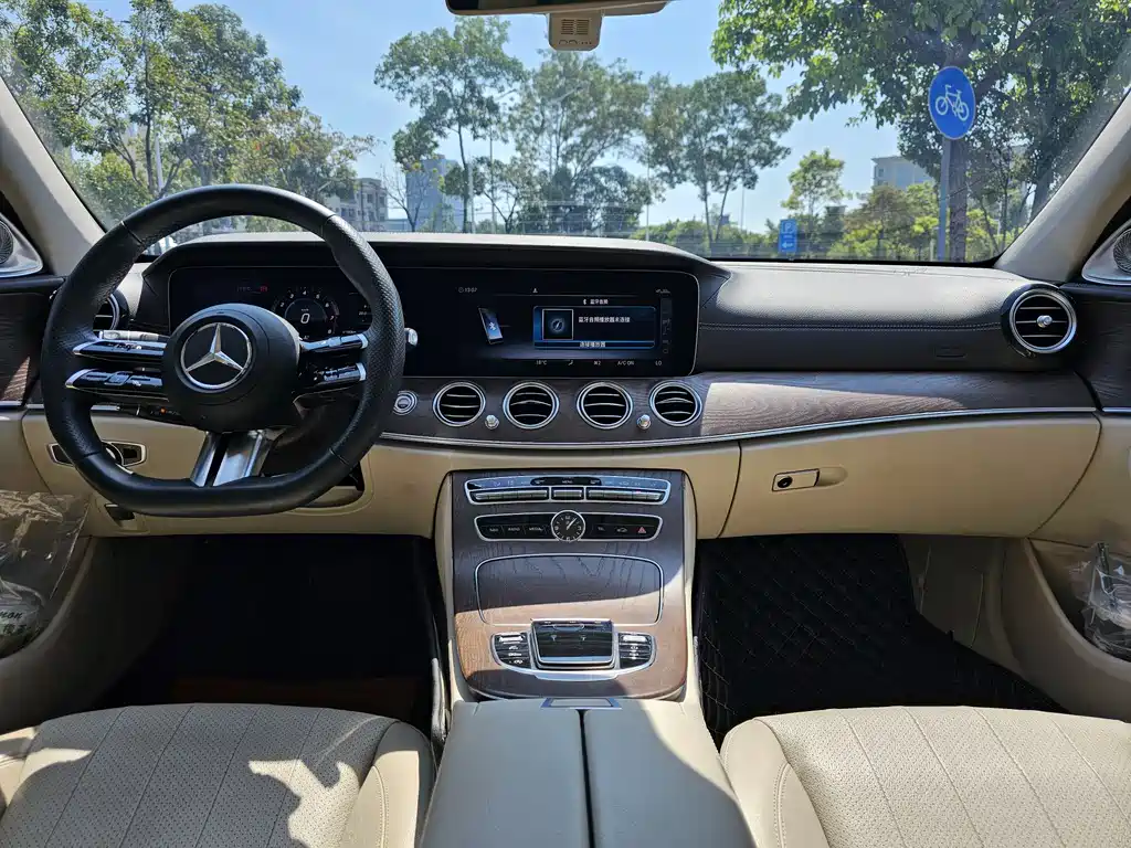 Mercedes-Benz E-Class 2017 — фото 13
