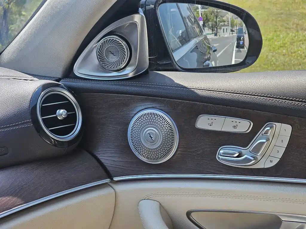 Mercedes-Benz E-Class 2017 — фото 12