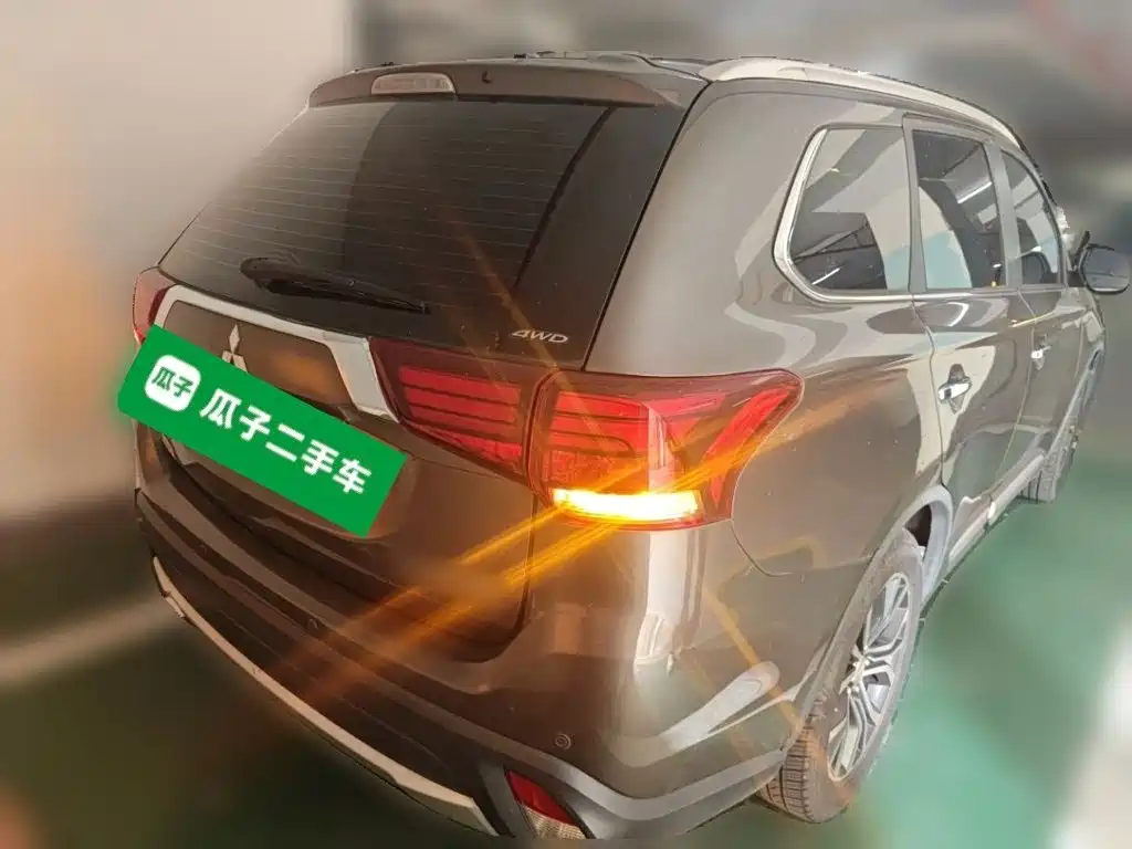 Mitsubishi Outlander 2016
