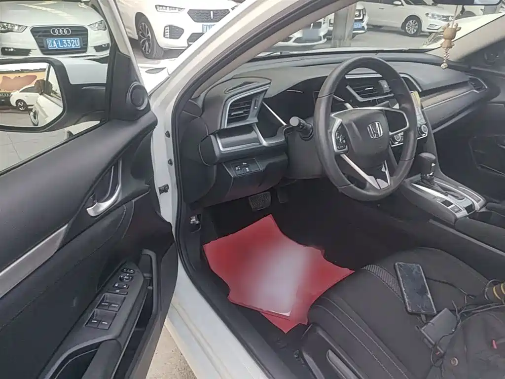 Honda Civic 2020 — фото 15