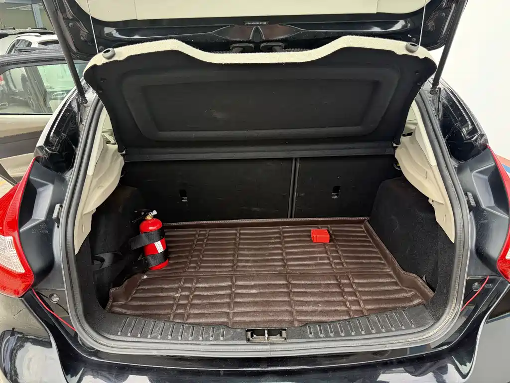 Ford Focus 2014 — фото 18