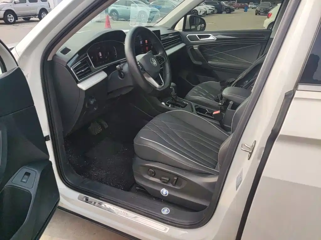 Volkswagen Tiguan L 2023 — фото 16