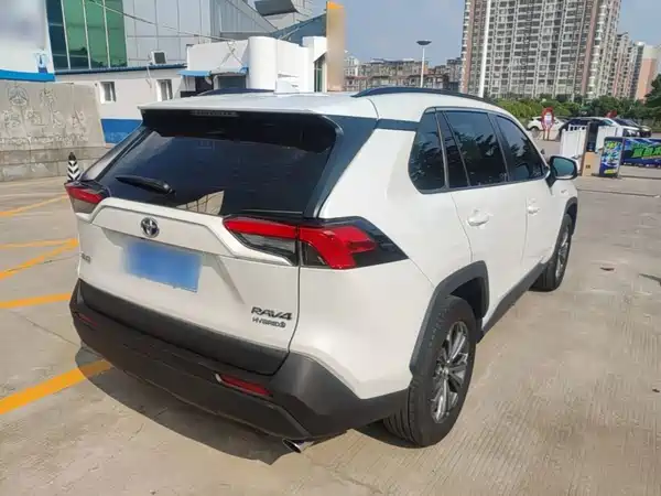 Toyota RAV4 2024