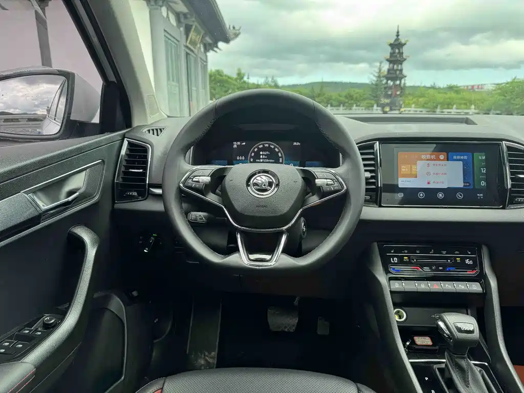 Skoda Karoq 2023 — фото 13