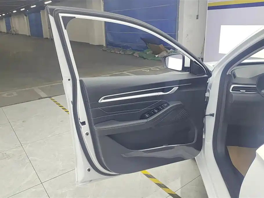 Geely Emgrand 2026
